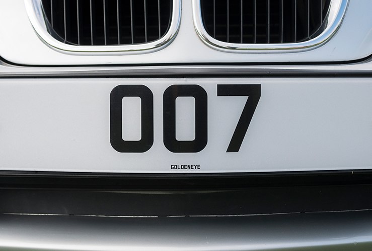 Private n'007' number plate on a car