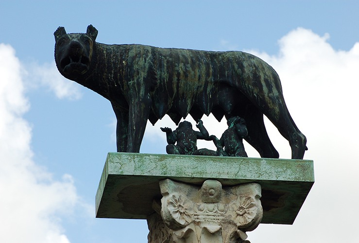 Romulus and remus statue